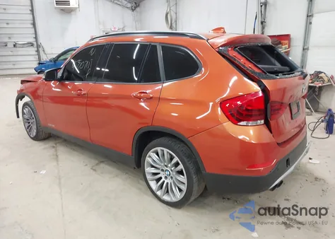 2015 BMW X1 Sdrive28I из США, поврежденный, VIN WBAVM1C59FV317825